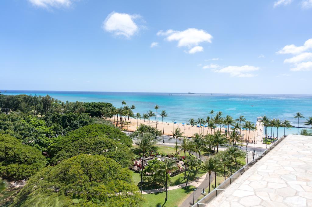 Castle At Waikiki Grand Hotel Honolulu Exterior photo