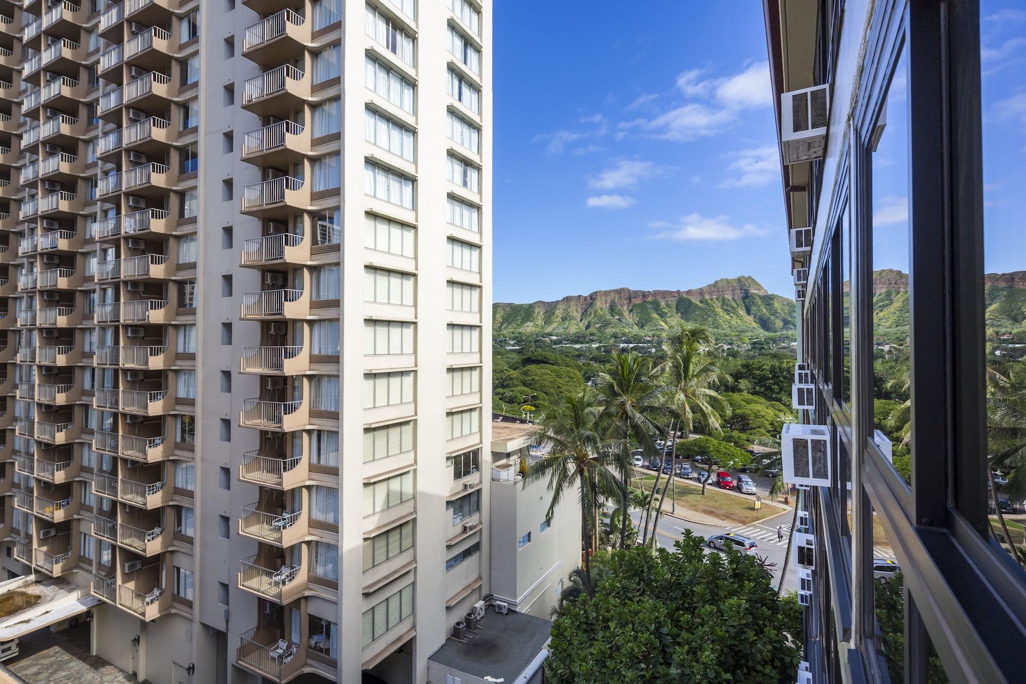 Castle At Waikiki Grand Hotel Honolulu Exterior photo